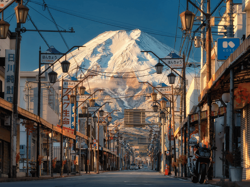 Fujiyoshida Honcho Street - con đường dẫn thẳng đến núi Phú Sĩ