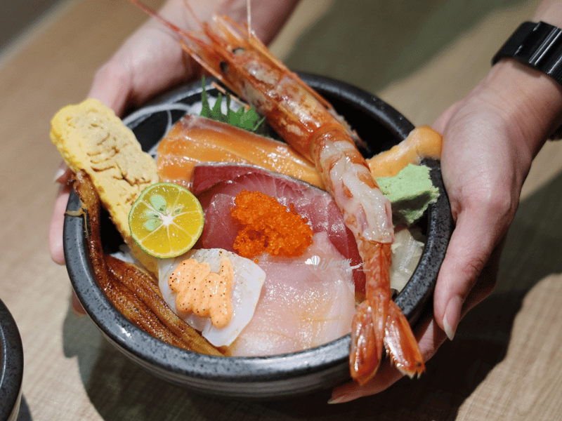 Donburi hải sản tại nhà hàng Minatoya ShoKuhin