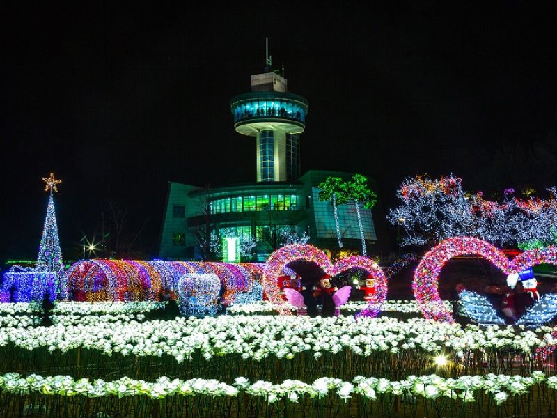 Sự lung linh được tạo nên bởi hàng ngàn ánh đèn trong lễ hôi ánh sáng Seoul