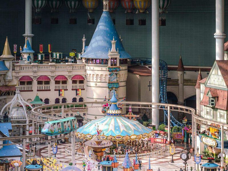 Lotte World với hàng ngàn trò chơi thú vị - Du lịch Hàn Quốc tháng 8