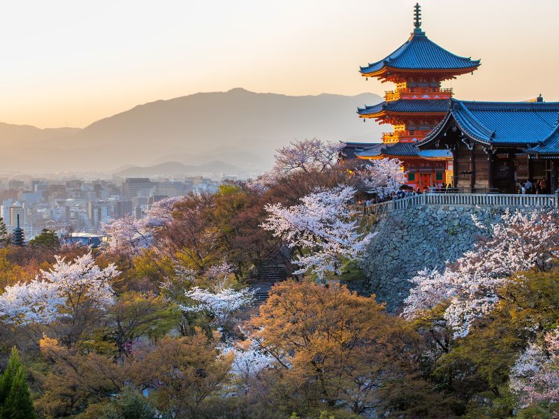 Chùa Kiyomizu-dera biểu tượng lịch sử và tâm linh đậm chất Nhật Bản