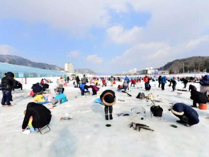 Lễ hội câu cá Pyeongchang thu hút nhiều người tham gia - Du lịch Hàn Quốc tháng 12