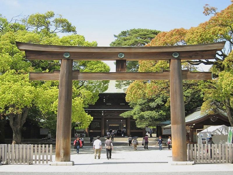 Đền Meiji Jingu nổi bật với cổng Torri làm từ 2 gỗ bách nguyên khối có tuổi đời 1.700 năm - Đền thờ nhật bản