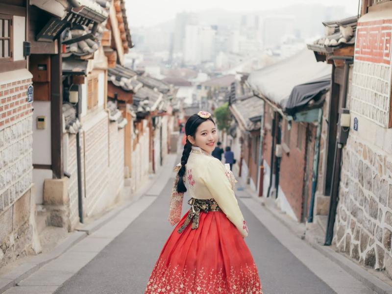 Thuê Hanbok tại Bukchon Hanok - lịch trình du lịch Hàn Quốc