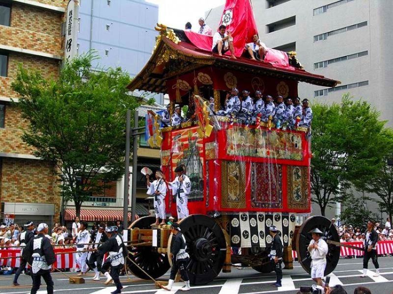 Lễ hội Hyakumangoku Kanazawa Nhật Bản