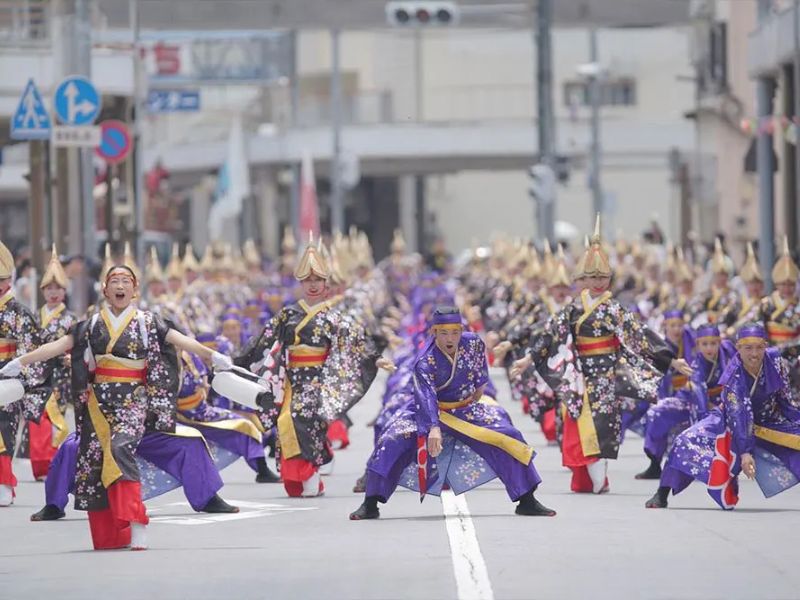 Lễ hội có những điệu múa sôi động Kanazawa Nhật Bản