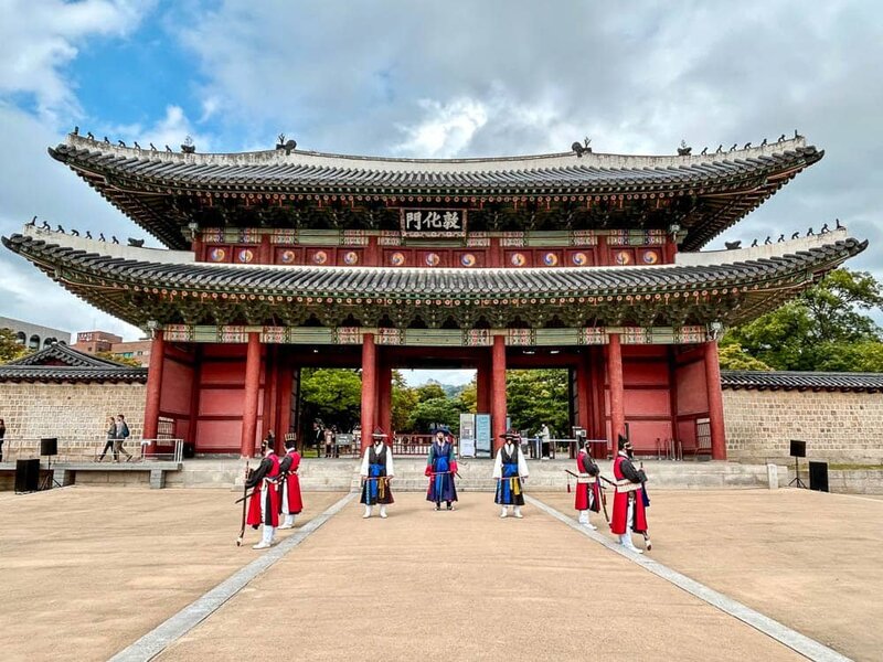 Cung điện Changdeokgung