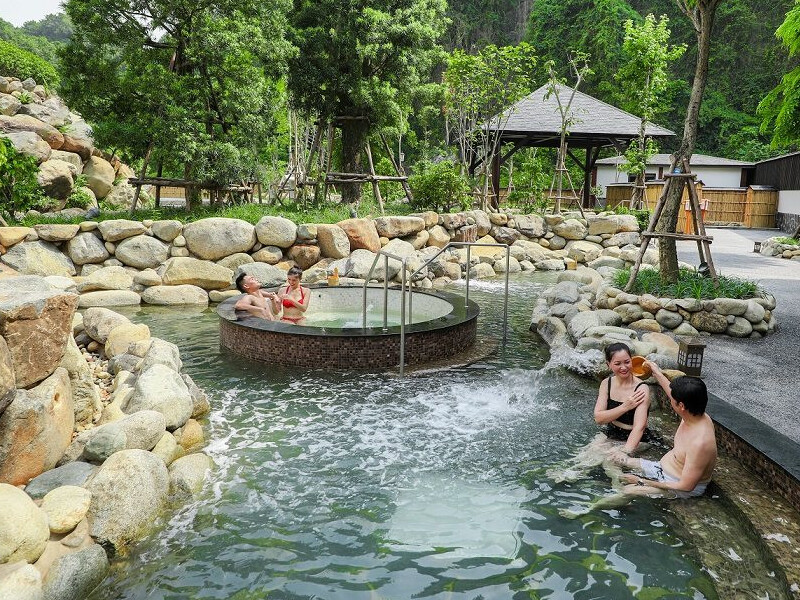 Suối nước nóng Kinugawa Onsen