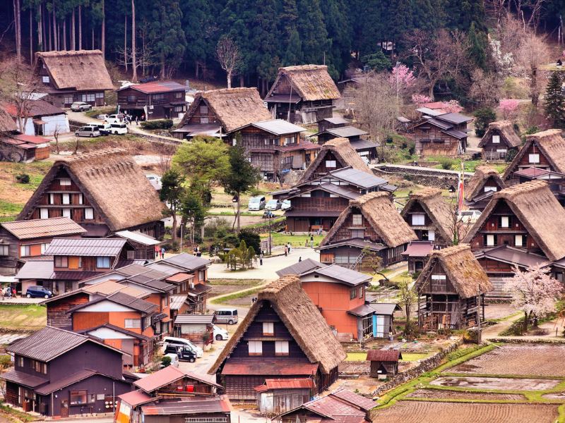 Mùa xuân tại làng cổ Shirakawago