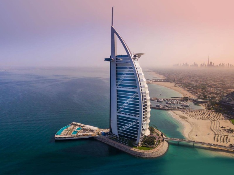 Cánh buồm Burj Al Arab - khách sạn 7 sao nổi tiếng thế giới