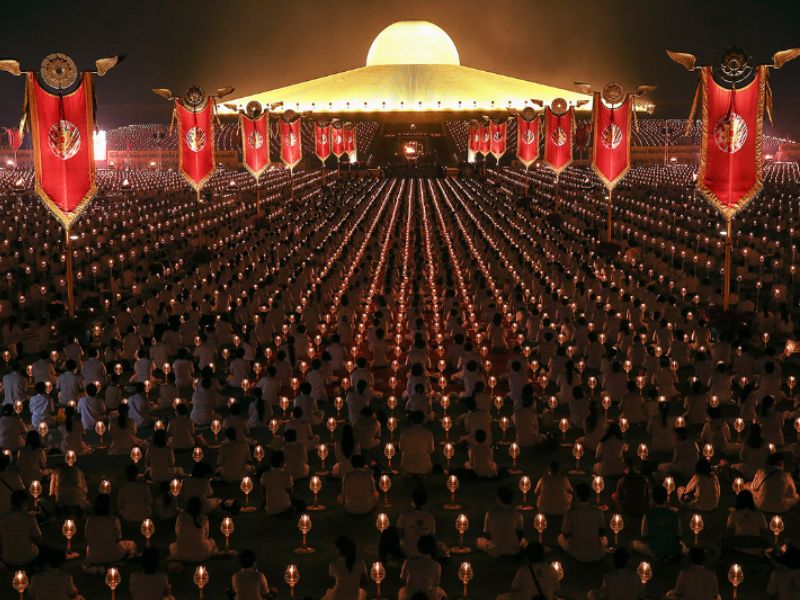 Lễ hội Makha Bucha - Du lịch Thái Lan tháng 2