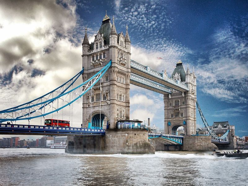 Tower Bridge, London, Anh - Du lịch châu Âu tháng 11