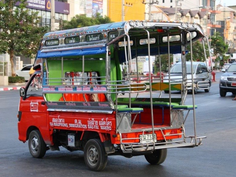 Phương tiện Songtheaw ở Krabi Thái Lan