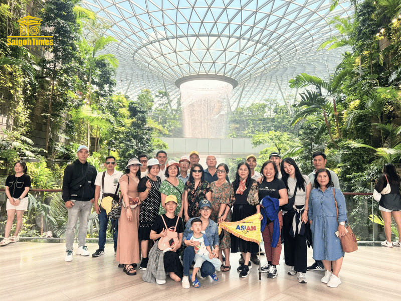 Đoàn khách tham gia Tour du lịch Singapore