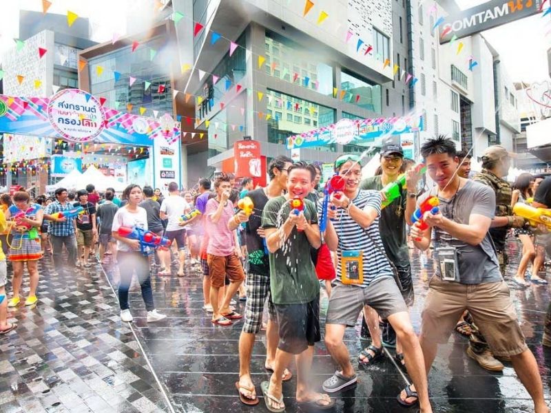 Lễ hội té nước songkran 