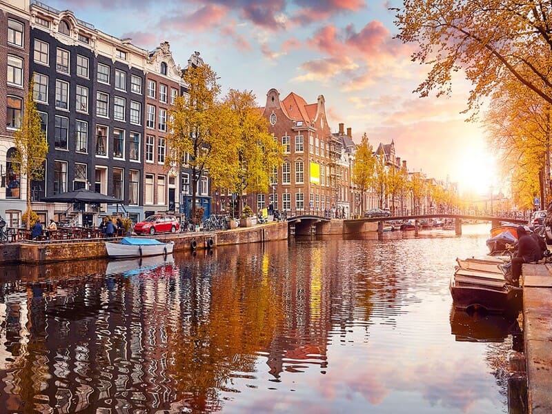 Amsterdam Hà Lan lộng lẫy vào mùa hè