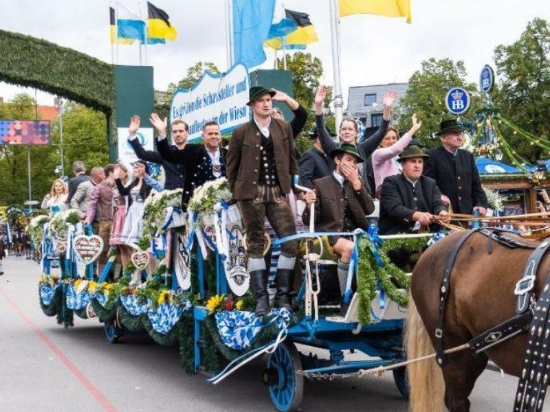 Các hoạt động thú vị tại lễ hội bia - Lễ hội bia Oktoberfest