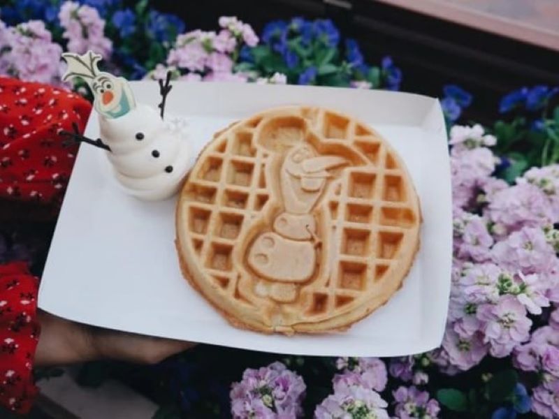 Bánh Waffle Hình Người Tuyết Olaf